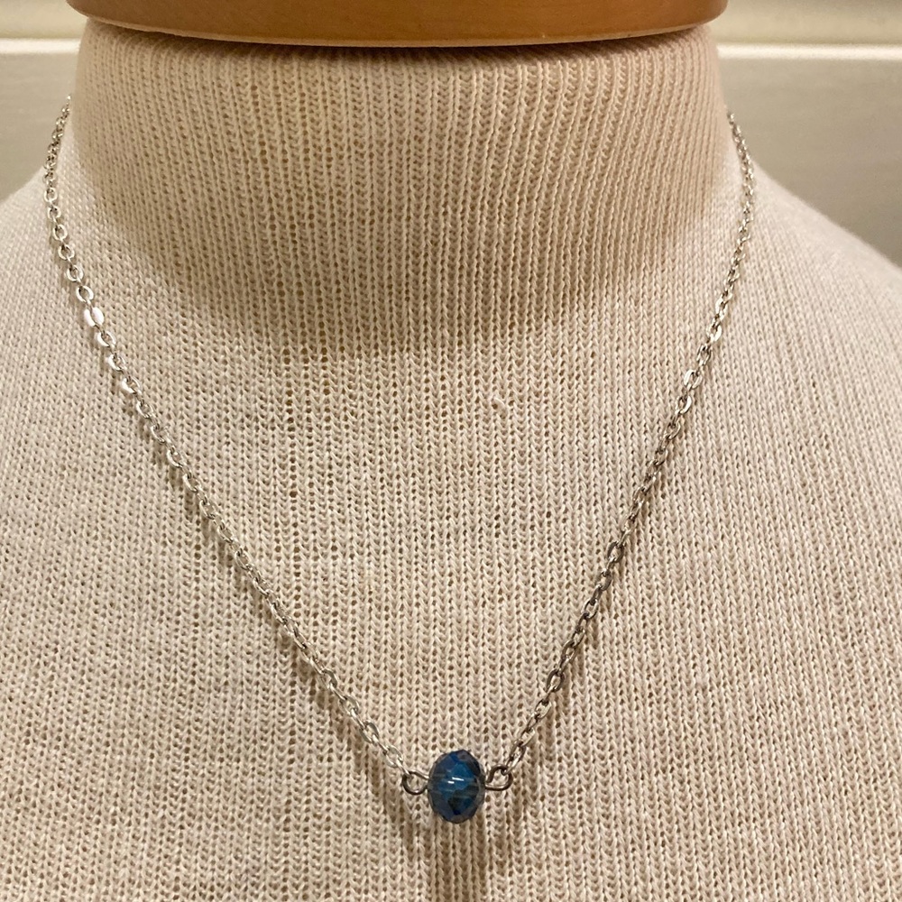 BLUE CRYSTAL FACETED BEAD SILVER NECKLACE